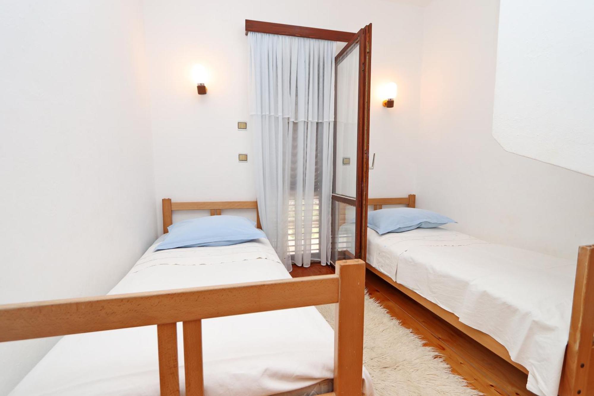 Apartments By The Sea Prizba, Korcula - 4484 Номер фото
